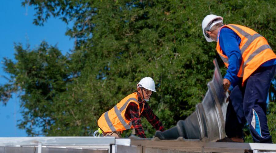 Roof maintenance in El Prado, NM